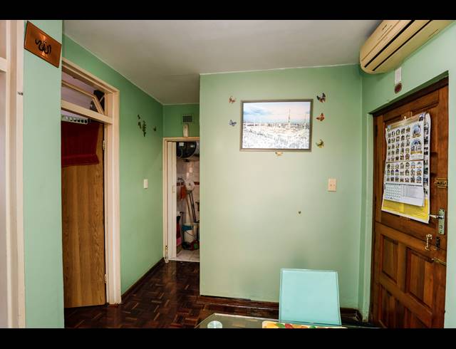 1 BEDROOM FLAT FOR SALE IN OVERPORT
